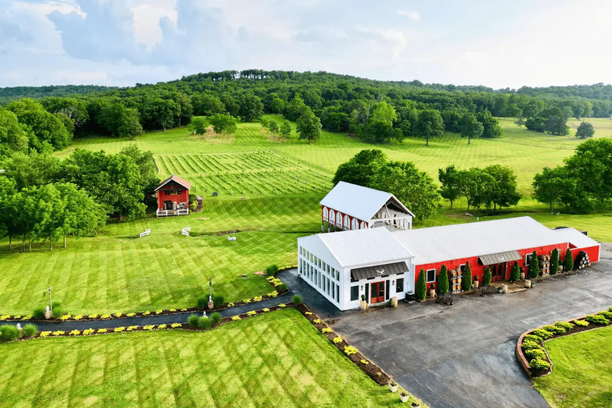 Sassafras Springs Vineyard & Winery — wedding venue in Arkansas