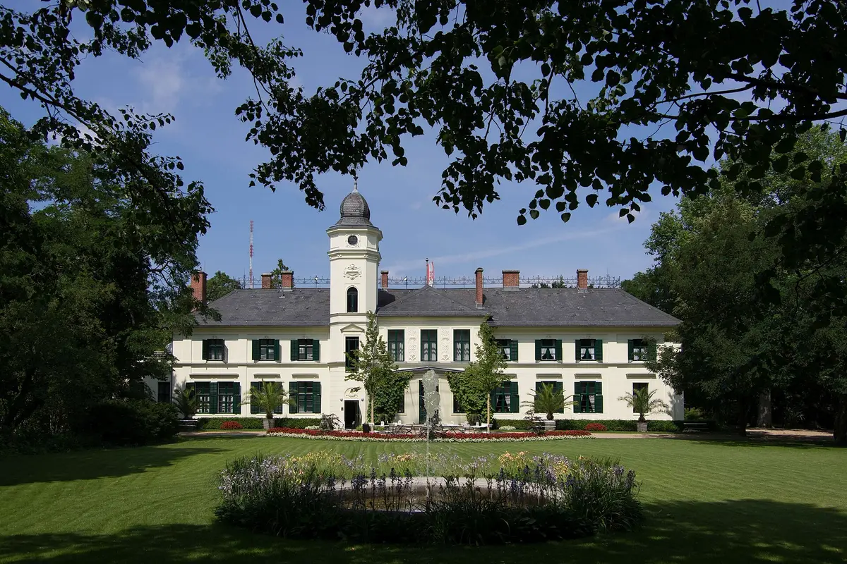 Schloss Britz — wedding venue in Berlin, Germany