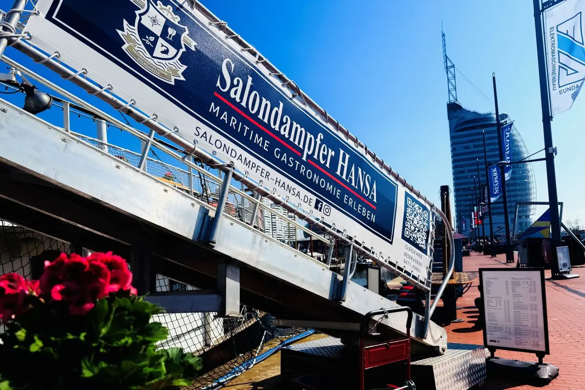 Salondampfer Hansa — wedding venue in Bremerhaven, Germany