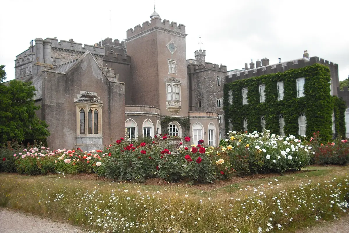 Powderham Castle — wedding venue in Devon, England