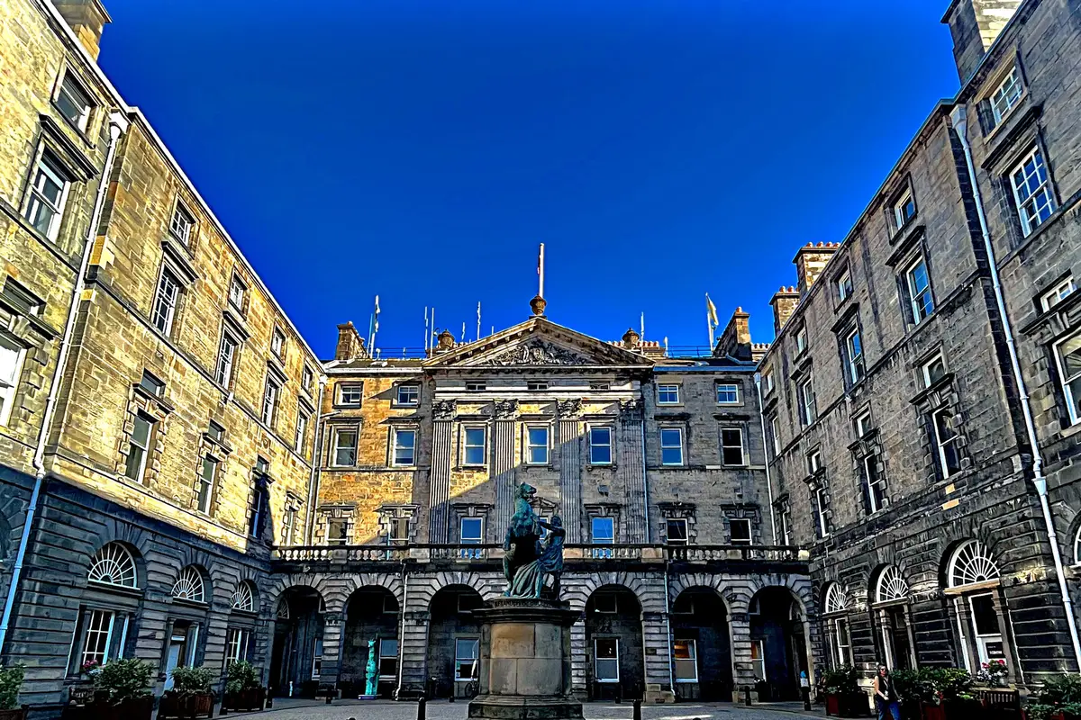 Edinburgh City Chambers — wedding venue in Edinburgh, Scotland