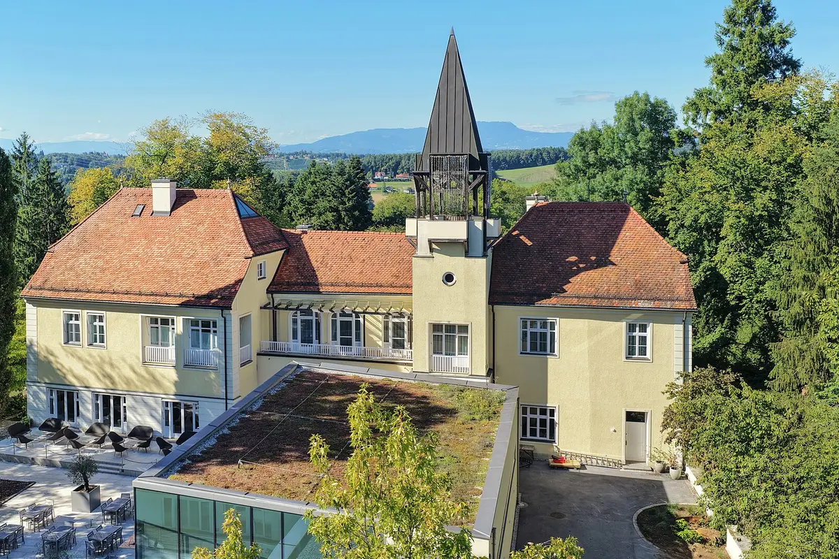 Schloss Vasoldsberg — wedding venue in Graz, Austria