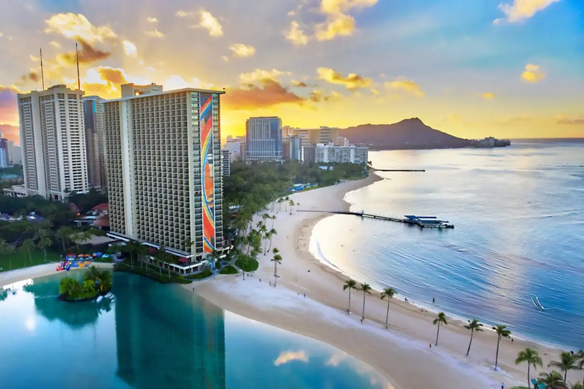 Hilton Hawaiian Village Waikiki Beach Resort — wedding venue in Honolulu, Hawaii