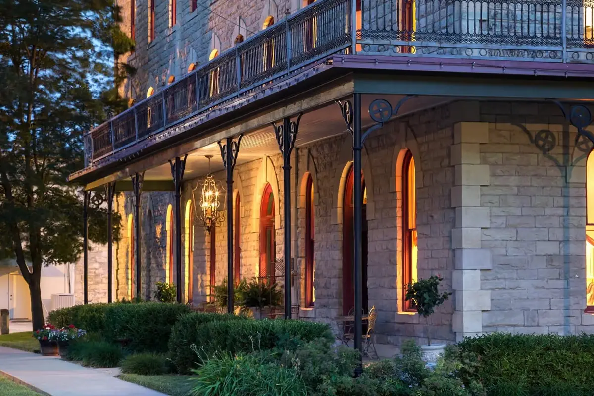 Historic Elgin Hotel — wedding venue in Kansas