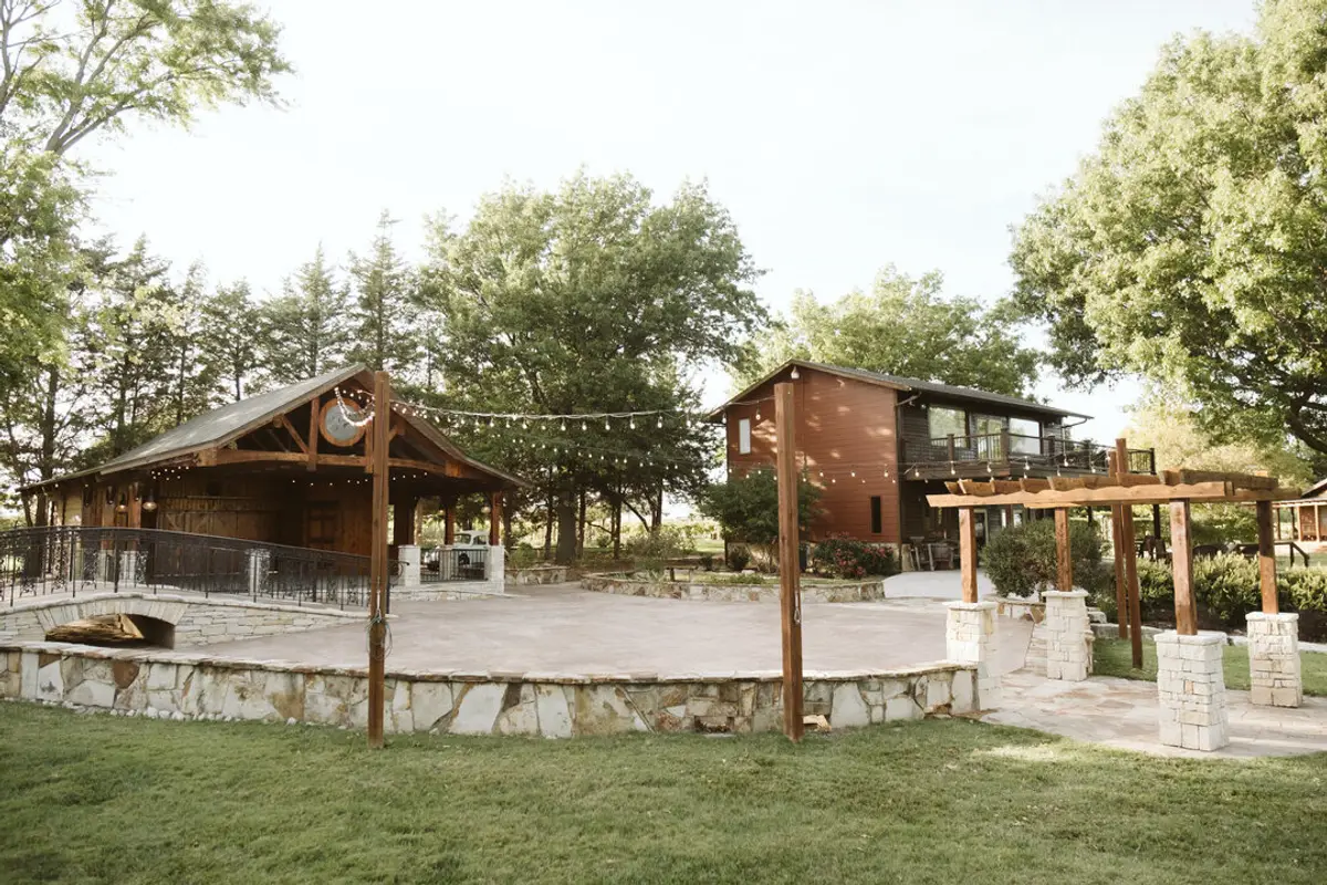Prairie Hill Vineyard — wedding venue in Kansas