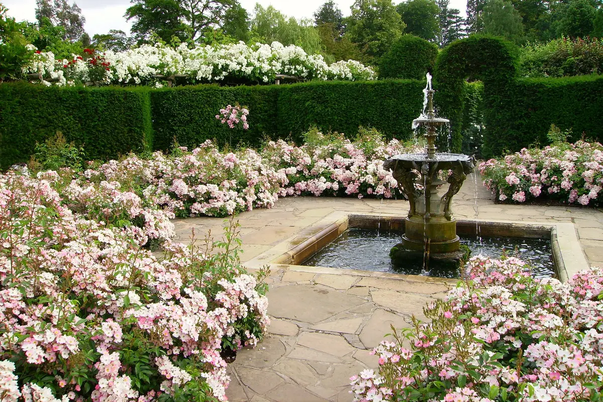 Hever Castle & Gardens — wedding venue in Kent, England