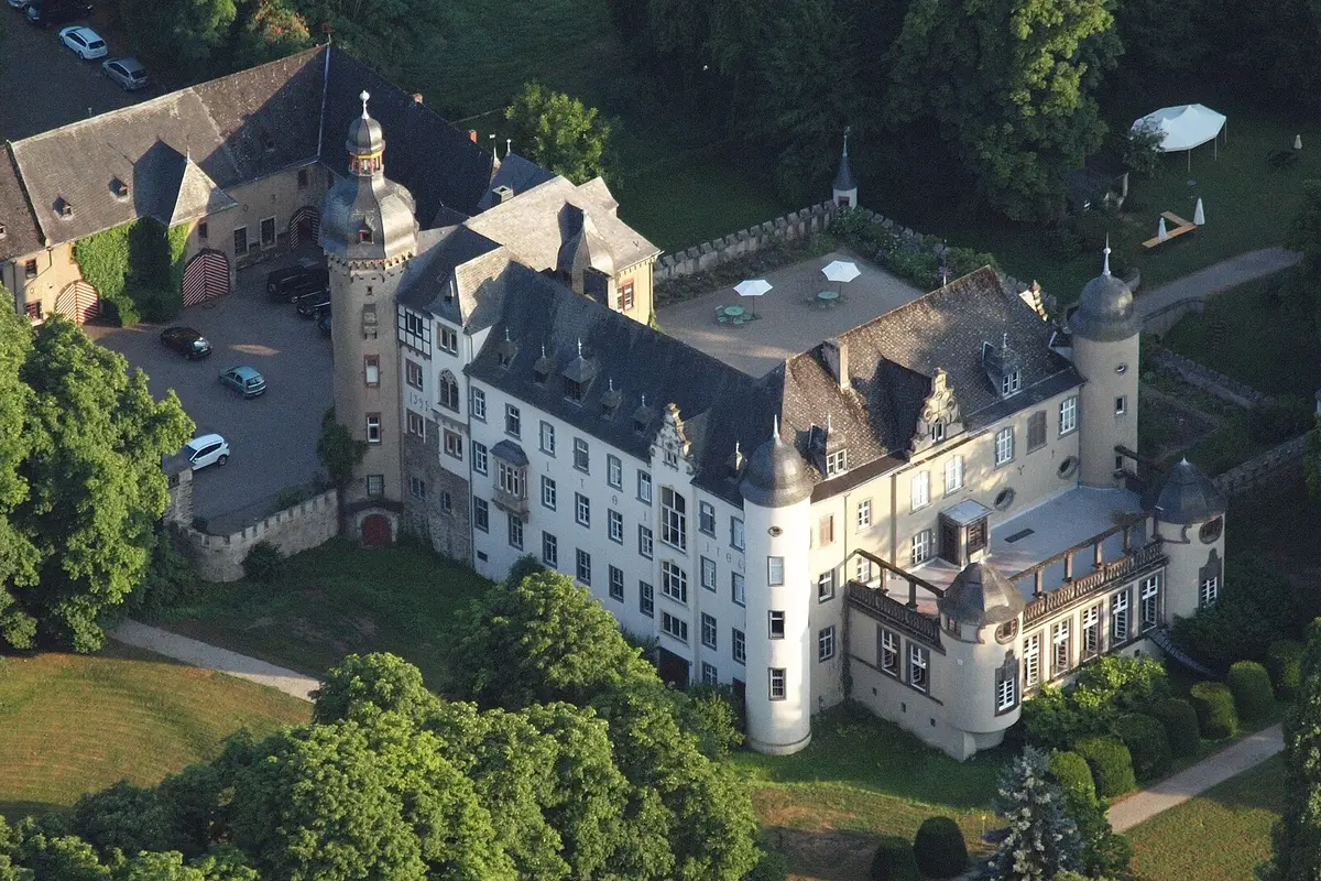 Burg Namedy — wedding venue in Koblenz, Germany