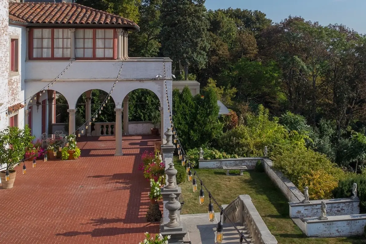 Villa Terrace Decorative Arts Museum — wedding venue in Milwaukee, Wisconsin