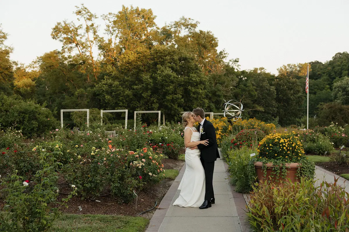 Lauritzen Gardens — wedding venue in Nebraska
