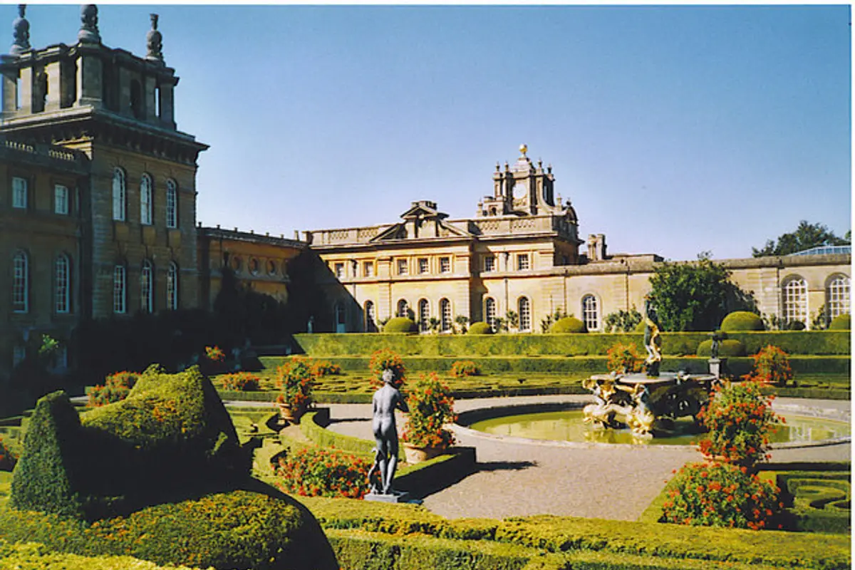 Blenheim Palace — wedding venue in Oxford, England