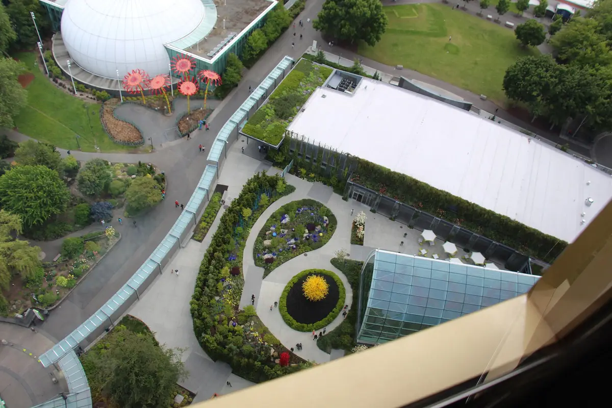 Chihuly Garden and Glass — wedding venue in Seattle, Washington