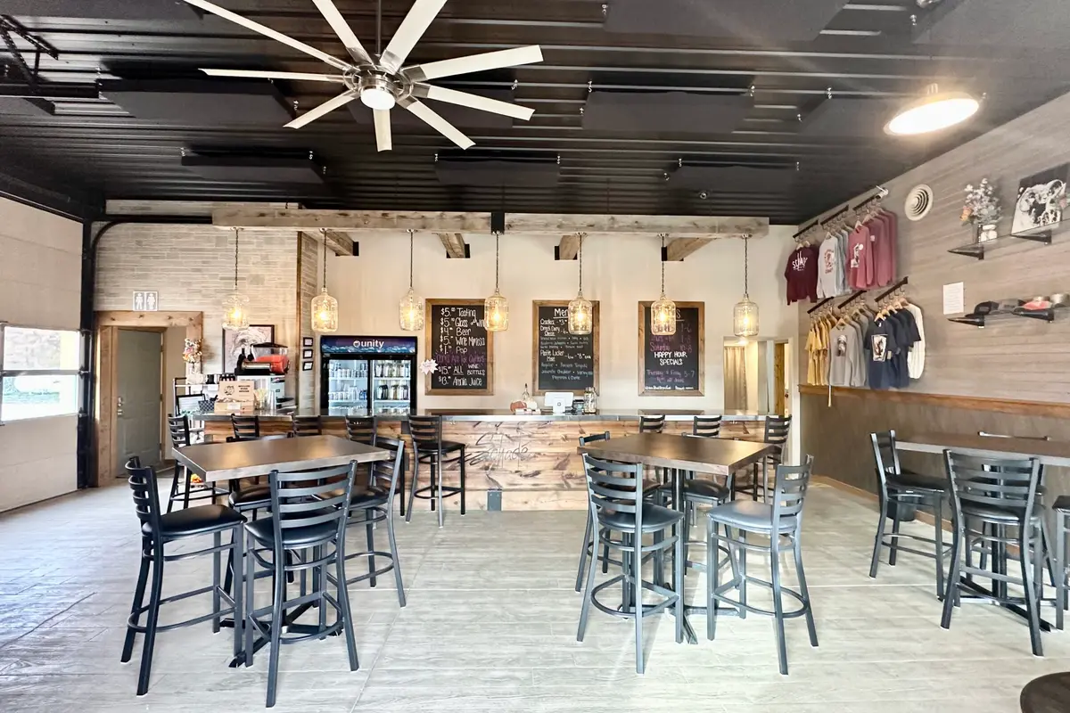 Schadé Vineyard & Winery — wedding venue in South Dakota
