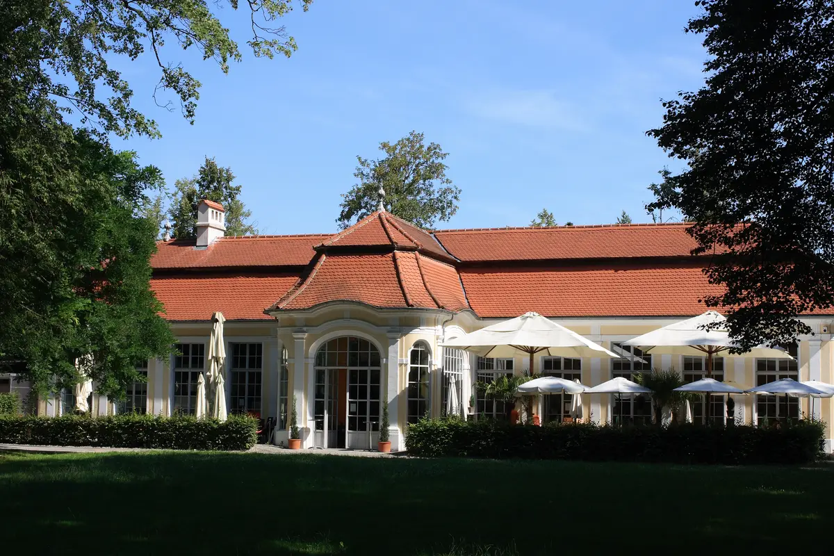 Orangerie im Schlosspark — wedding venue in Steyr, Austria