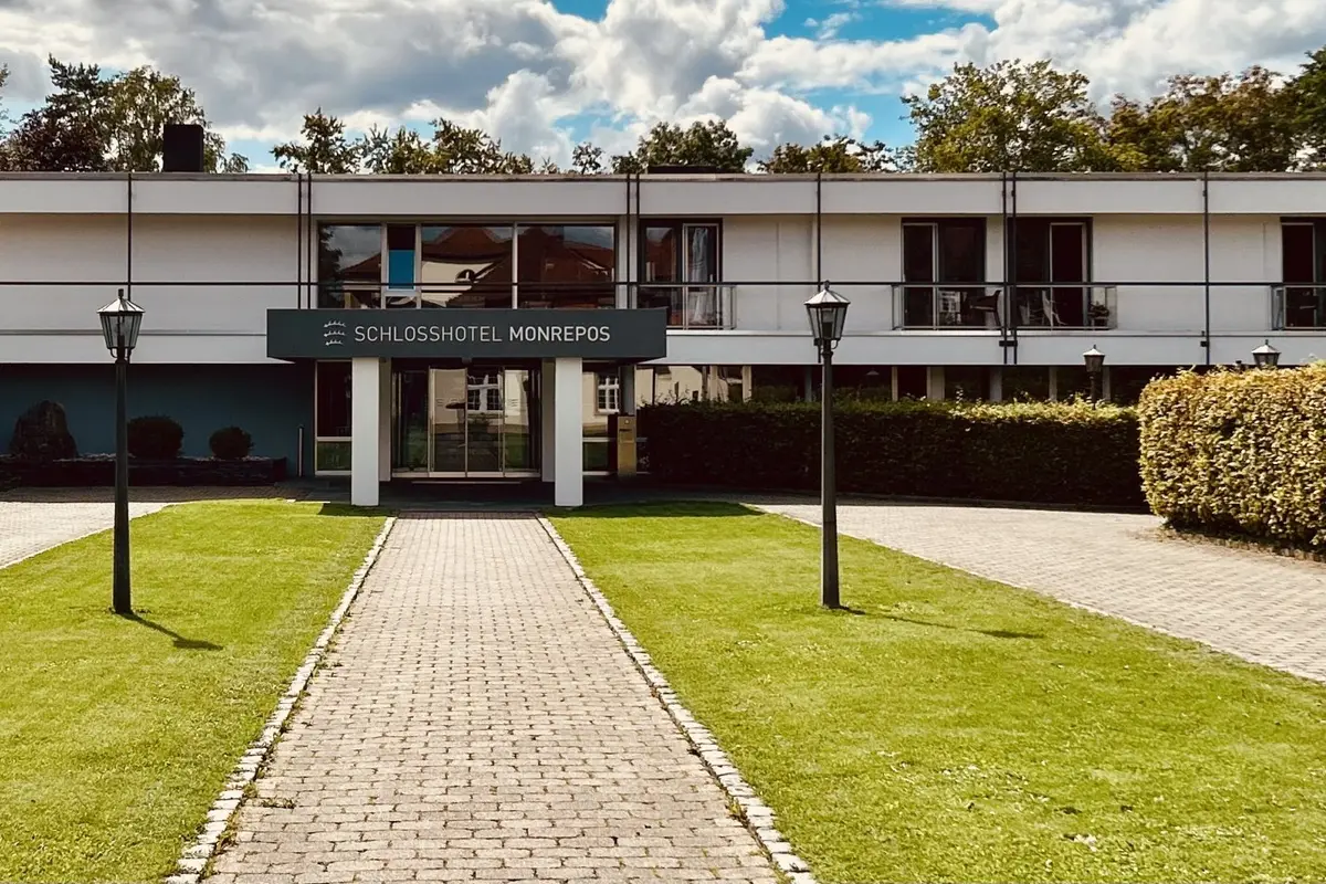 Schlosshotel Monrepos — wedding venue in Stuttgart, Germany